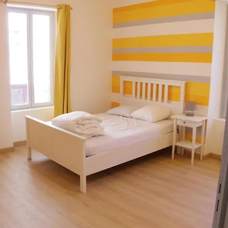 Au Pied De La Dordogne Apartament *